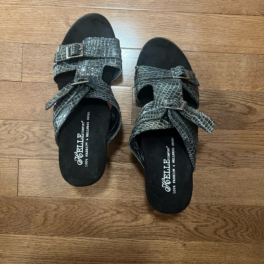 Helle Comfort Gray Metallic Snake Skin Sandals sz 39